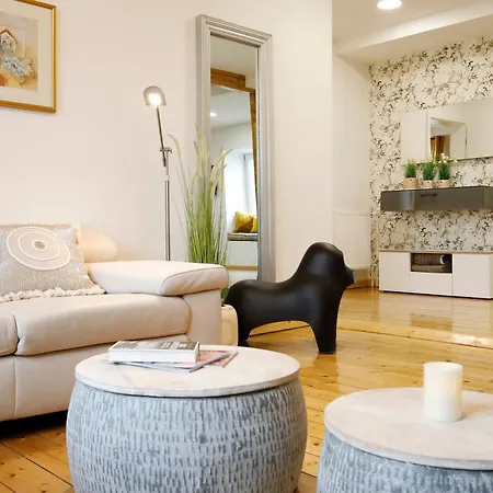 Palatinazeit- Zwei In -hamburg & Berlin - Stilvoll Wohnen Unter Einem Dach Apartmán Freinsheim